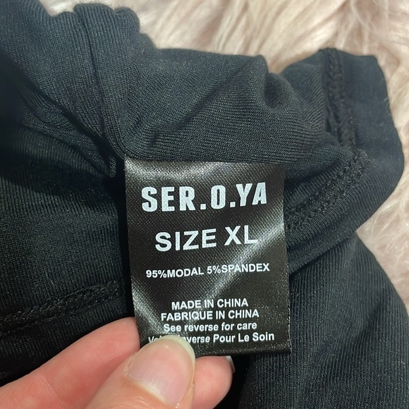 NWT Ser.o.ya Ellis Twist Front Crop Top in Black - Picture 4 of 9